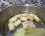 Foto langkah ke 4 dari resep Sawi Gulung Ayam.