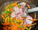 ভেজিটেবলস এগ চাউমিন (vegetables egg chow mein recipe in Bengali) রেসিপির ধাপ 3 ছবি