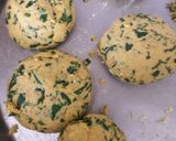 A picture of step 2 of Makai mooli Methi Roti.