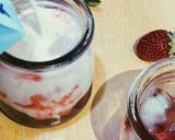 Foto langkah ke 3 dari resep Strawberry Milk.
