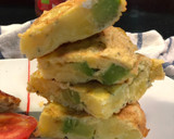 Foto del paso 4 de la receta: Tortilla de patatas viejas cocidas y aguacate