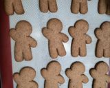Foto del paso 4 de la receta: Galletitas semi Integrales de Jengibre y otras especias GLASEADAS
