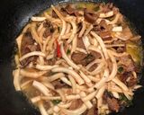 Hình bước làm 2 của món Thịt kho dừa