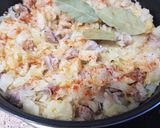 Foto del paso 4 de la receta: Toros (Repollo encurtido guisado con carne de cerdo.)
