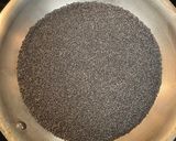 A picture of step 1 of Black sesame paste.