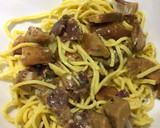 Foto del paso 5 de la receta: Níscalos (o rovellons) con jamón ibérico y pasta