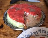Une image de l'étape 6 de Tartare de melon tomates concombre feta et saumon fumé façon gâteau.