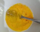 Foto langkah ke 2 dari resep Telur Dadar Kecambah.