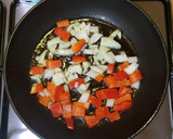 Foto del paso 2 de la receta: Tortilla con pimiento y cebolla
