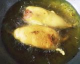 A picture of step 4 of Besan Mirchi ka bharwa pakoda.