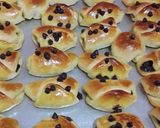 Foto langkah ke 5 dari resep Roti Unyil Isi Pisang.