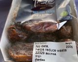 A picture of step 2 of Medjool Dates.