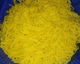 Foto langkah ke 1 dari resep Mi kuning simple.