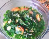 Foto langkah ke 2 dari resep Sayur Bening Kelor.