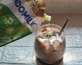 Foto langkah ke 7 dari resep Es Kopi Creamy Matcha.