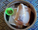 Foto langkah ke 1 dari resep Ayam Kurma Apel Oven dan Kentang Karamel.