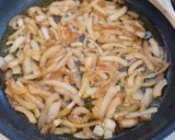 Foto del paso 3 de la receta Medallones de ternera en salsa de vino tinto y champiñones