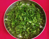 *முருங்கை கீரை, வேர்க்கடலை பிரட்டல்* ரெசிபி ஸ்டேப் 2 புகைப்படம்