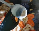 Foto langkah ke 4 dari resep Cah jamur tiram wortel.