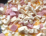 Foto del paso 2 de la receta: Huevos con jamón y queso
