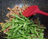 Foto langkah ke 2 dari resep Buncis daging pedas saos tiram.