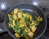Foto del paso 3 de la receta: Acelgas con puré de verduras y jamón crunchy