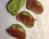 Foto del paso 2 de la receta: Sándwiches rápidos de Hulk con aguacate y jamón 🥑 🥪