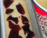 Foto del paso 3 de la receta: BUDÍN DE YOGURT Y DULCE DE CIRUELAS 🧉🥧🧉🥮🧉