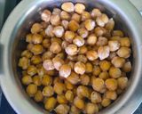 A picture of step 2 of पंजाबी छोले पॉप्सिकल.