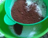 Foto langkah ke 2 dari resep Brownies kukus ekonomis.