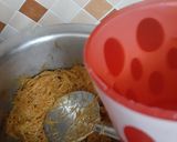 A picture of step 7 of Chicken and veggies namkeen Sawaiyan.