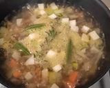 Foto del passaggio 3 della ricetta Minestrone con borlotti e rape violette