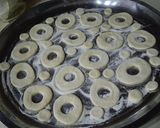 صورة لخطوة 3 من وصفة دونات 😋