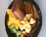 Foto langkah ke 2 dari resep Rujak Petis.