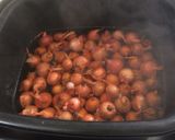 A picture of step 1 of Pickled shallots.