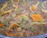 Foto del passaggio 3 della ricetta Risotto ai fiori di zucca e zucchine