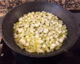 Foto del paso 4 de la receta: Patatas guisadas con bacalao y almejas