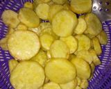 A picture of step 2 of Stir-fry sweet potato.