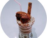 A picture of step 3 of Strawberry banana hazelnut smoothie.