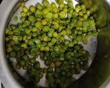 A picture of step 1 of Green peas curry.
