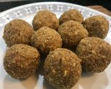 A picture of step 3 of Gond Laddu.