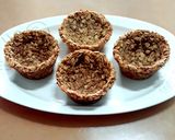 รูปขั้นตอนการทำที่ 4 ของ กล้วยหอมกราโนล่าคัพกับโยเกิร์ตและผลไม้ Banana Granola Cups With Yogurt And Fruits