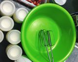 Hình bước làm 1 của món Yoghurt Popsicle(Kem Que Sữa Chua)