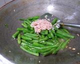 Foto langkah ke 1 dari resep Buncis tumis rebon.