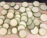 Une image de l'étape 1 de Beignets de courgettes.