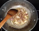 Foto langkah ke 2 dari resep Tumis Udang Rebon Mudah dan Praktis.