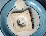 A picture of step 2 of Egg in a nest sandwich.