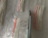 Gambar langkah 3 resipi Rice Paper Crackers with Crab Sticks.