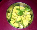 A picture of step 3 of Avocado shake and cubes.