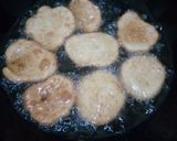 A picture of step 2 of Milky Cracker With Chocolate Sauce.